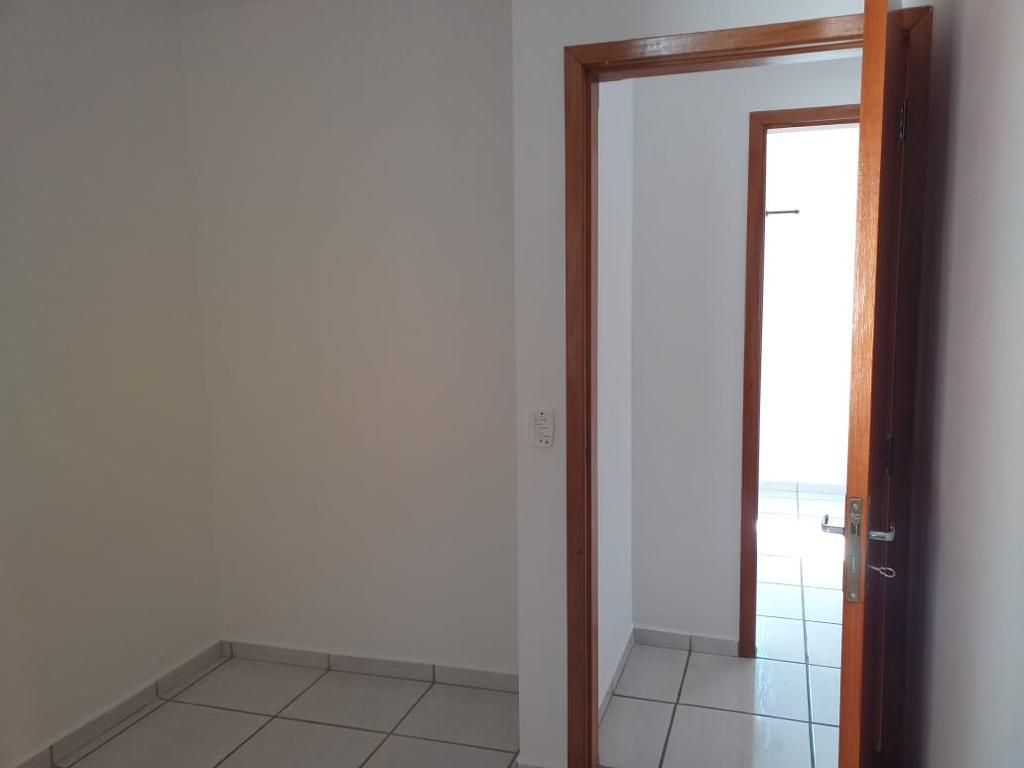 Apartamento à venda com 3 quartos, 66m² - Foto 12