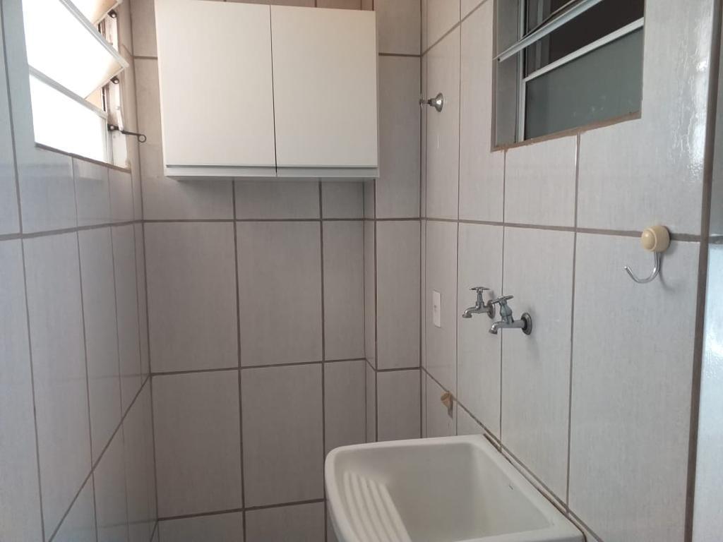 Apartamento à venda com 3 quartos, 66m² - Foto 2