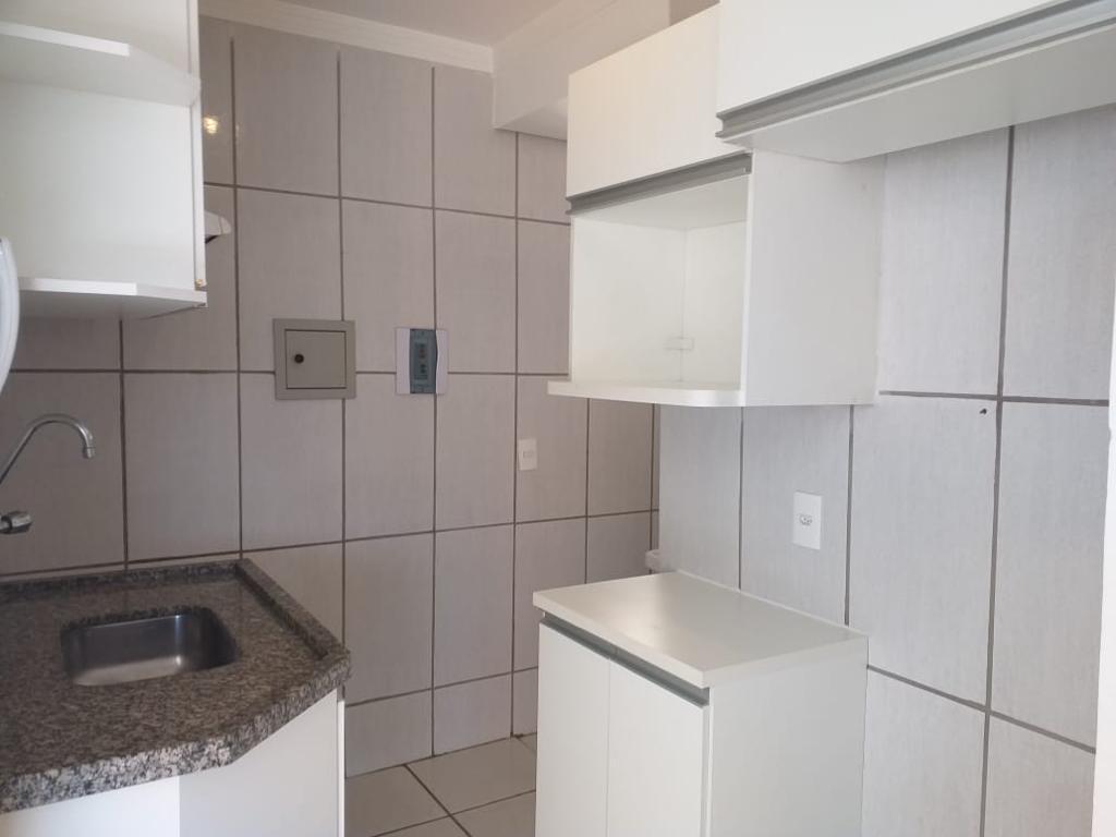 Apartamento à venda com 3 quartos, 66m² - Foto 3