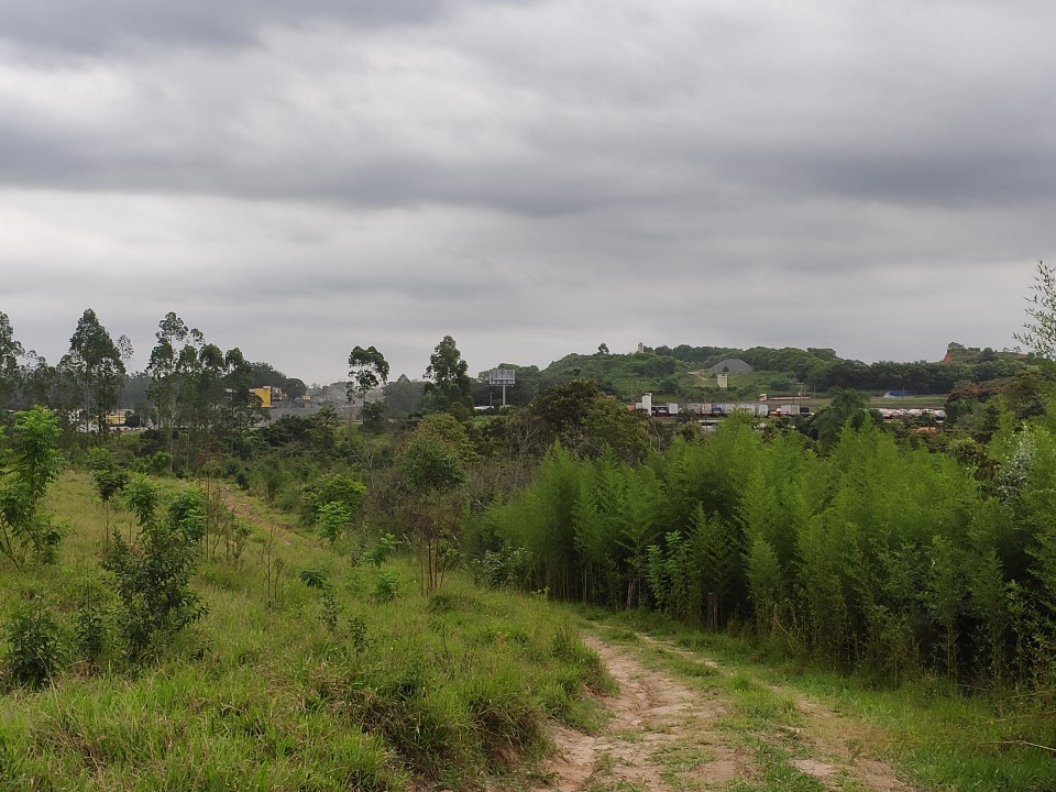 Área com 10 alqueires próximo da Anhanguera