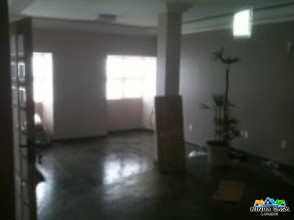 Sobrado c/05 dorms na Vila Claudia