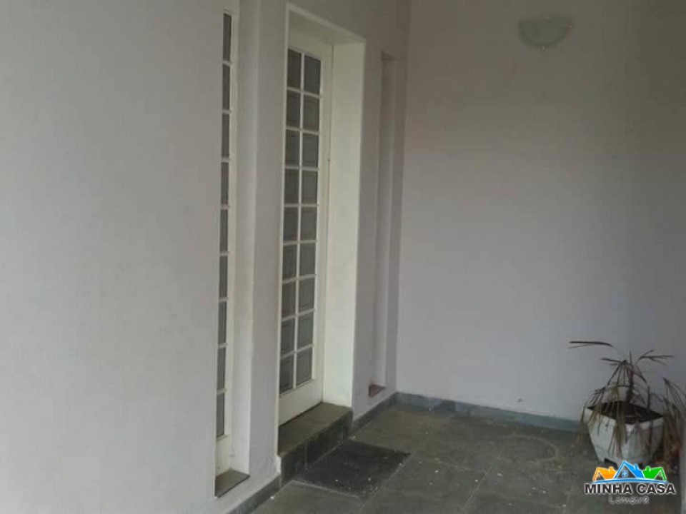 Sobrado c/05 dorms na Vila Claudia
