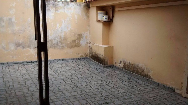 Casa à venda com 3 quartos, 200m² - Foto 2