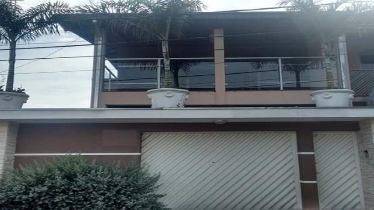 Sobrado c/03 dorms no Adelia Cavicchia