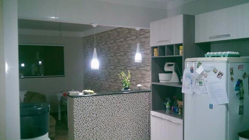 Casa à venda com 2 quartos, 140m² - Foto 1