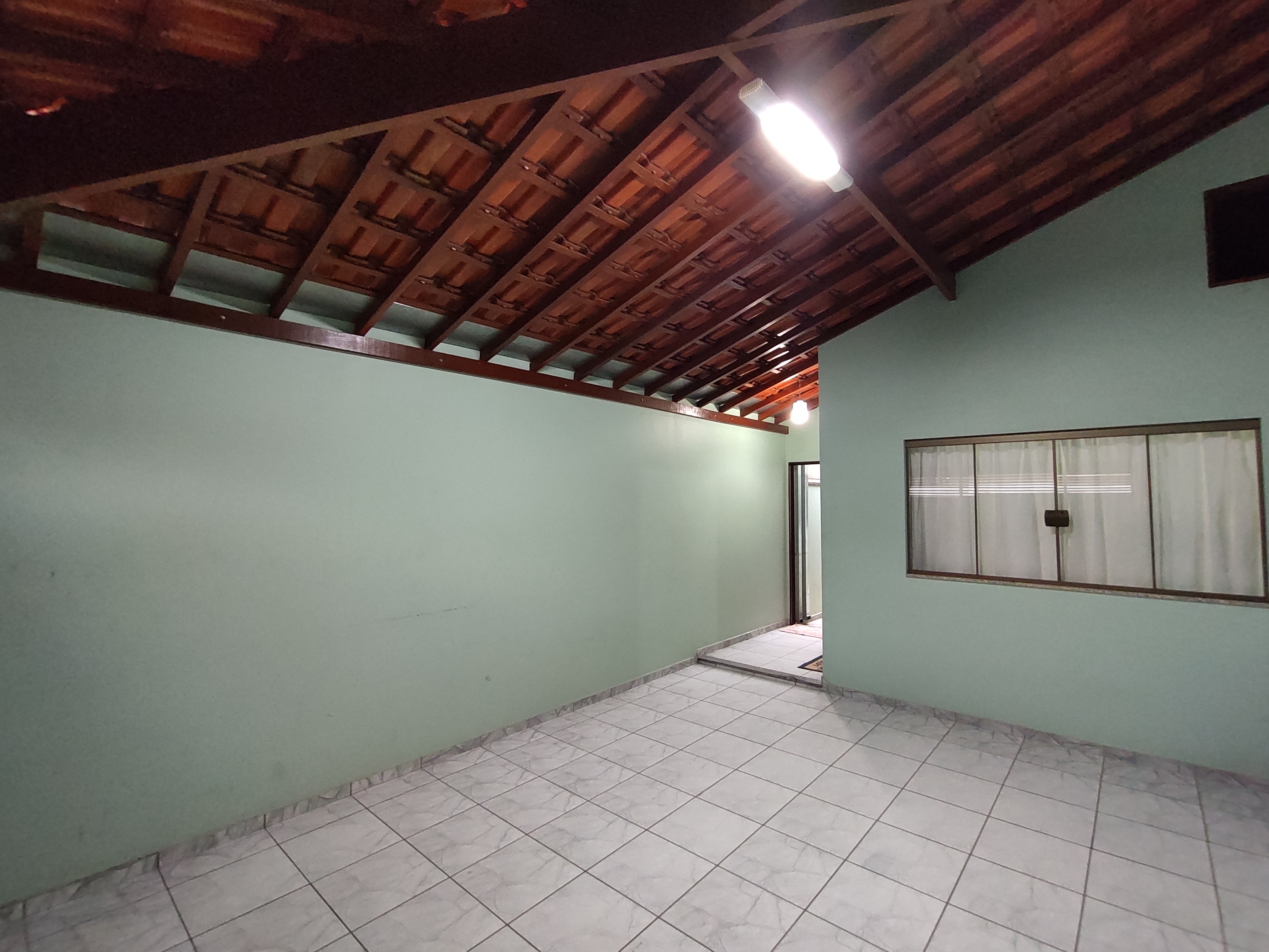 Casa à venda com 2 quartos, 125m² - Foto 1