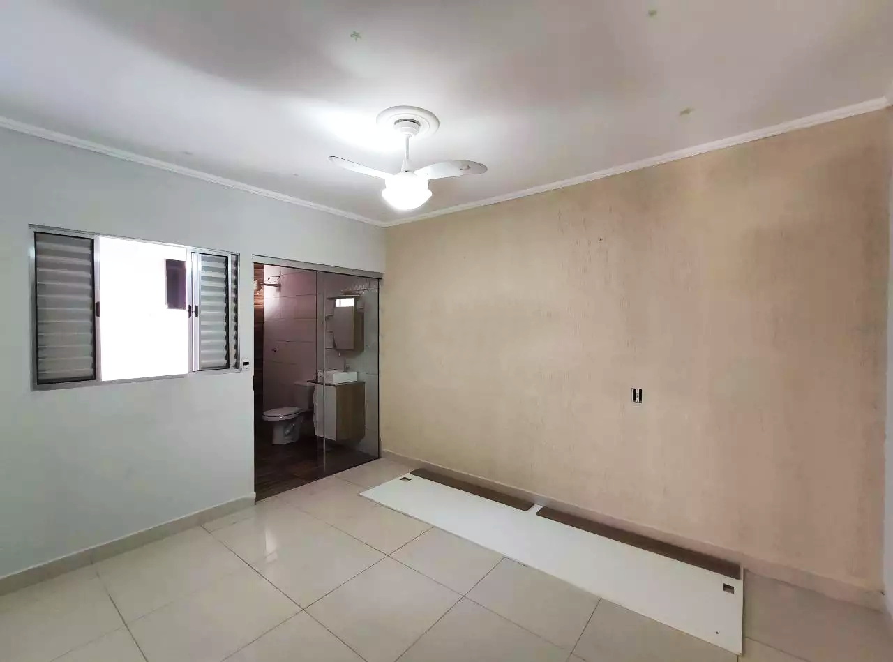 Casa à venda com 2 quartos, 140m² - Foto 4