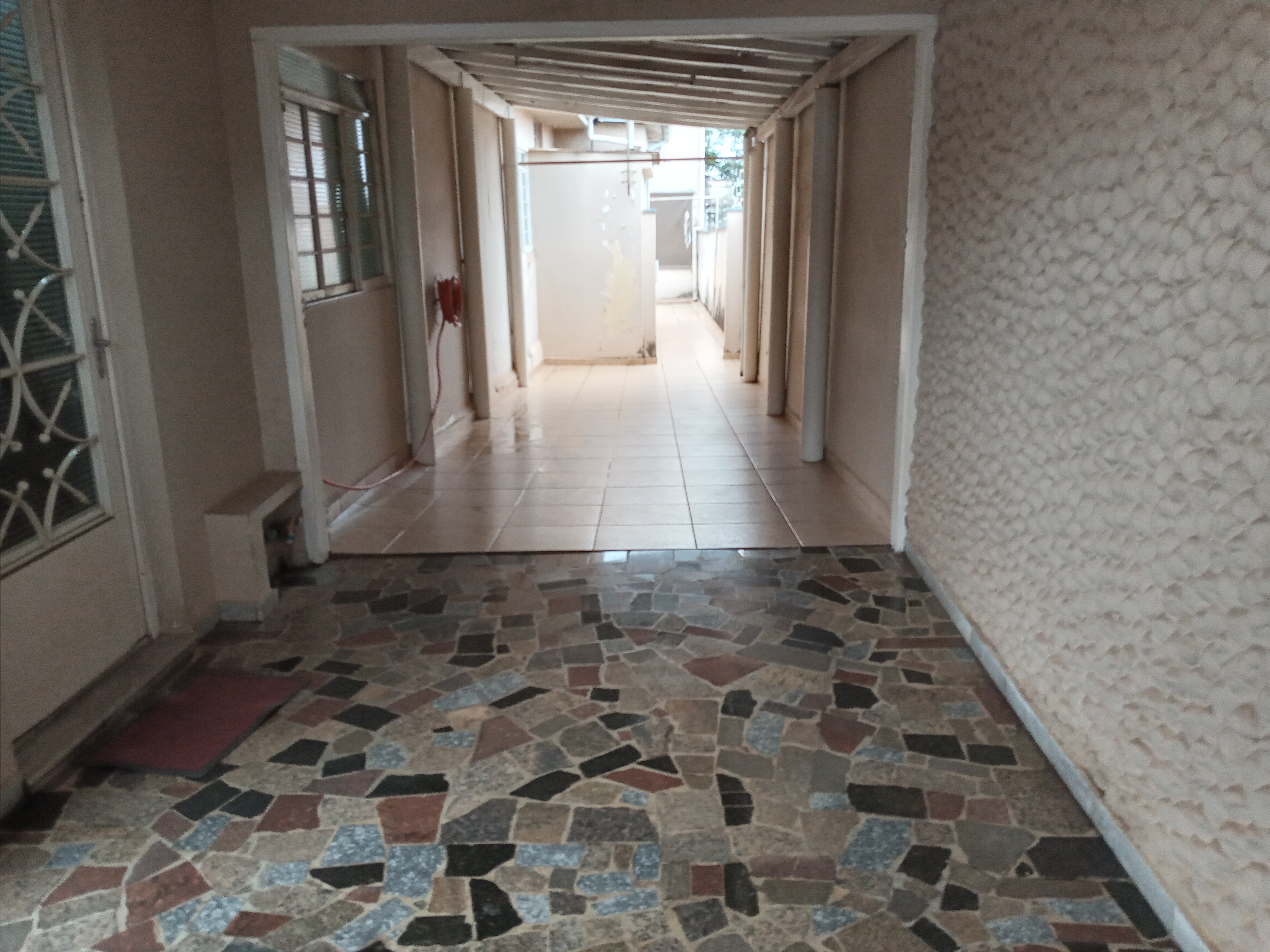 Sobrado à venda com 4 quartos, 328m² - Foto 1