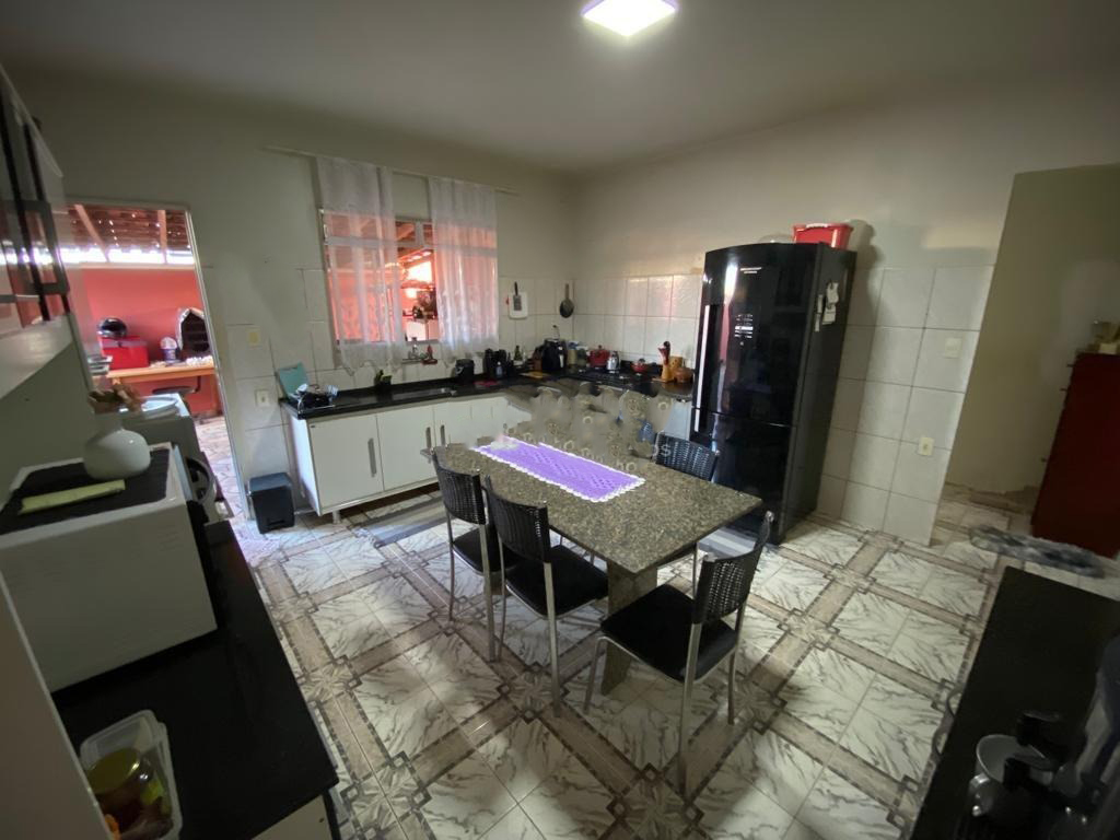 Casa à venda com 2 quartos, 200m² - Foto 6