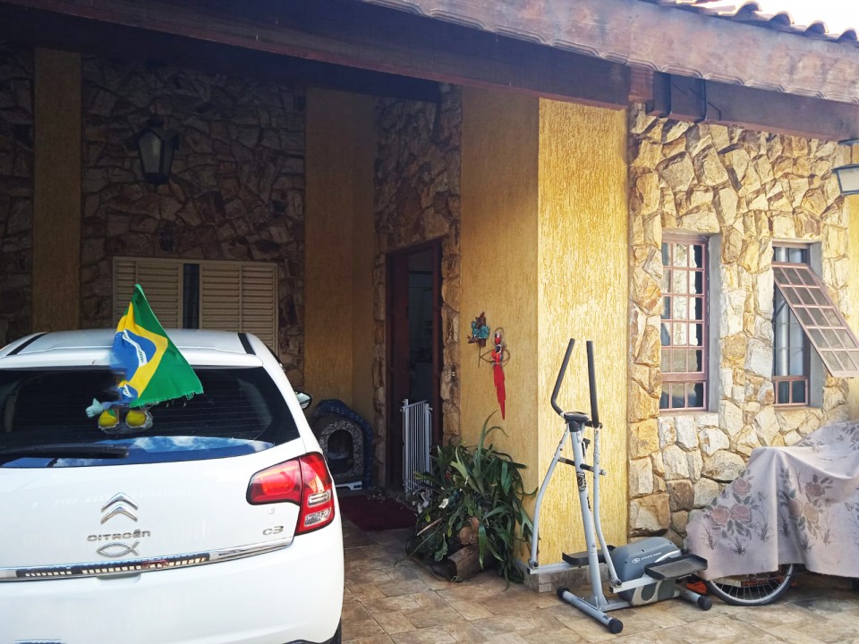Casa c/03 dorms no JD Santa Adelia em Limeira SP
