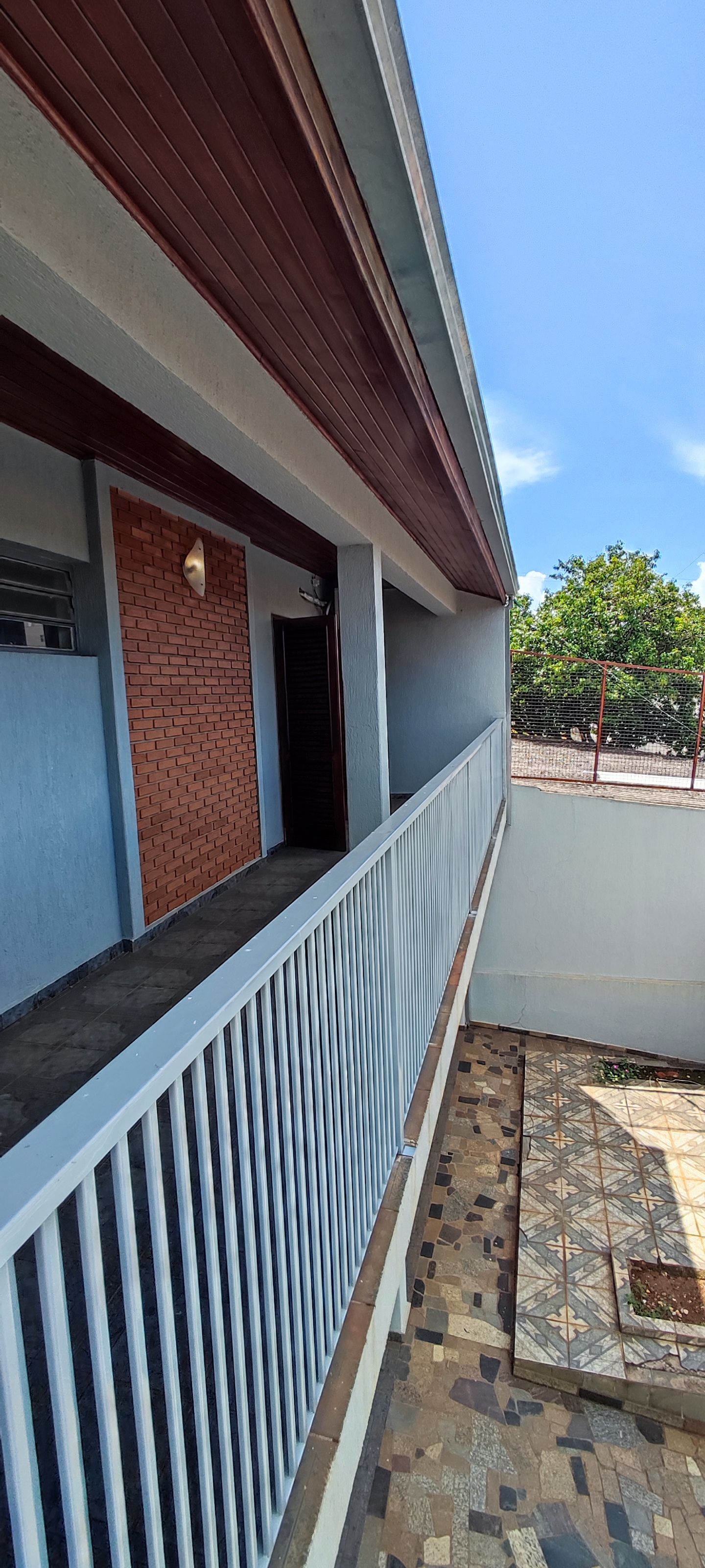 Sobrado à venda com 3 quartos, 250m² - Foto 1