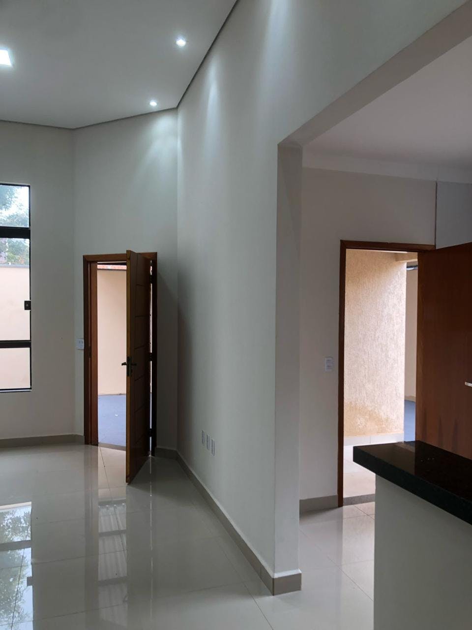 Casa à venda com 2 quartos, 200m² - Foto 2