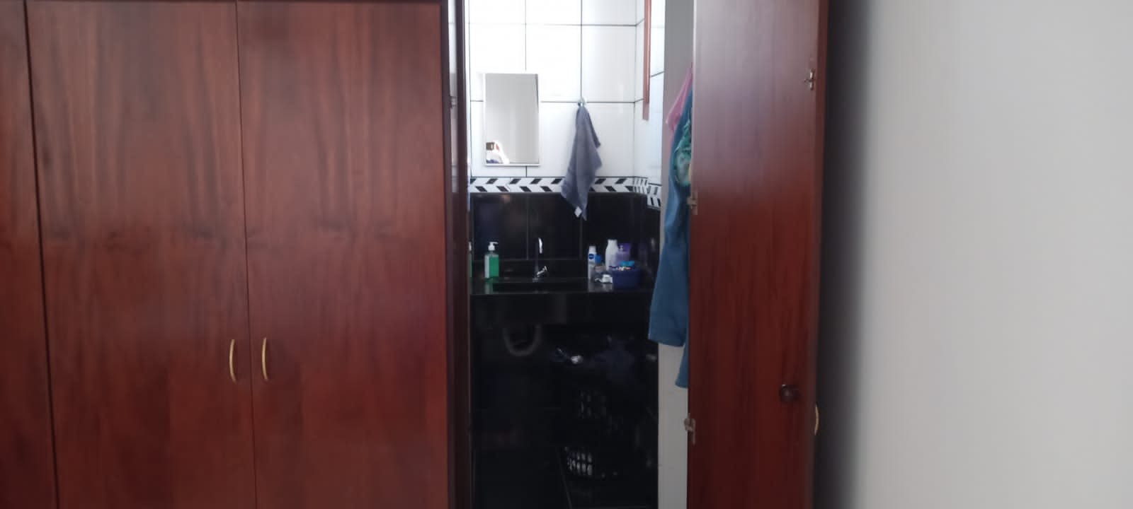 Casa c/03 dorms e suite na Vila Queiroz