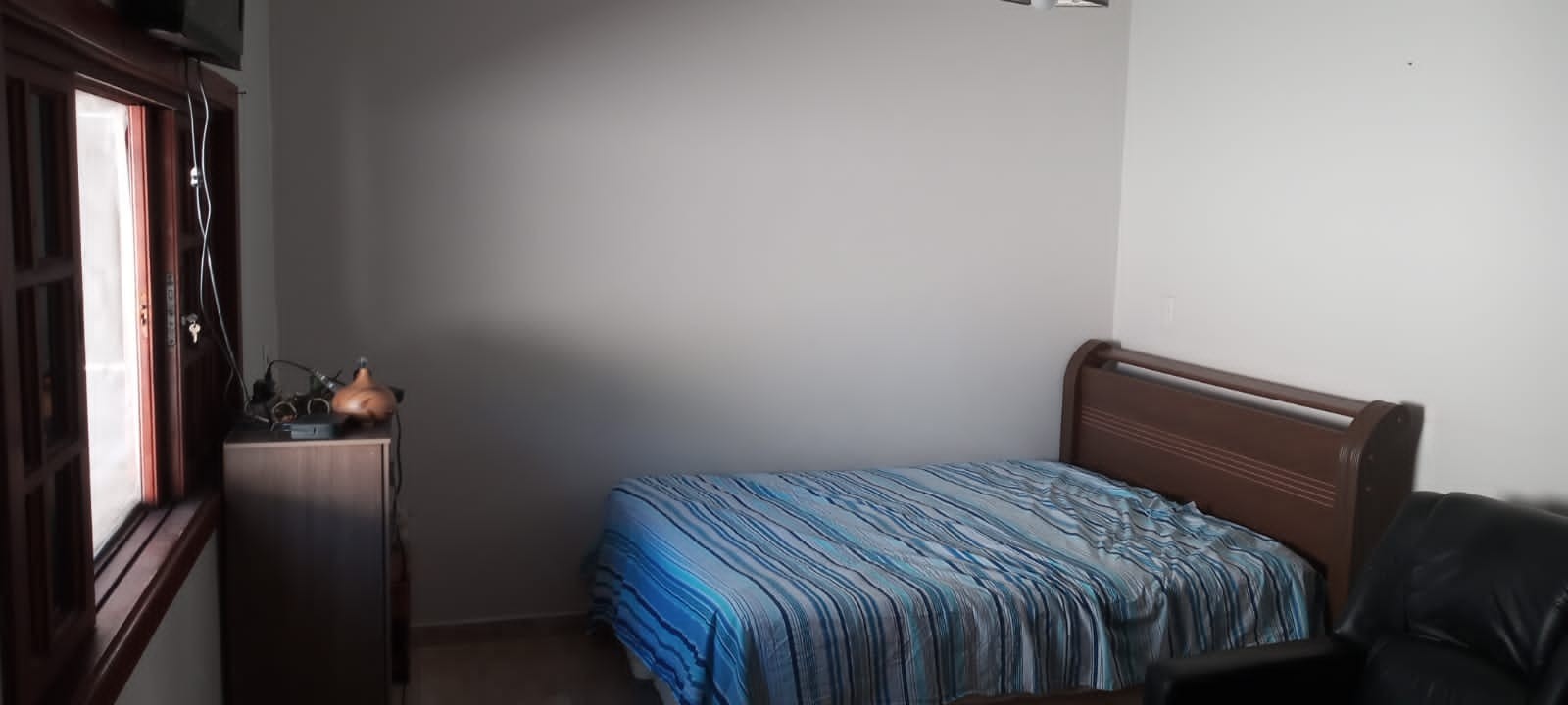 Casa c/03 dorms e suite na Vila Queiroz