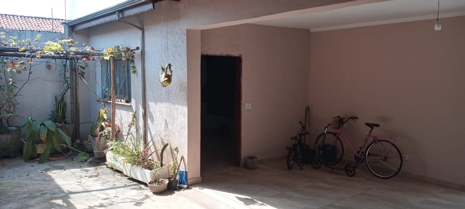 Casa c/03 dorms e suite na Vila Queiroz