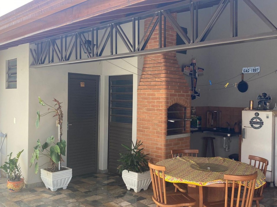 Casa c/03 dorms e suite no Egisto Ragazzo