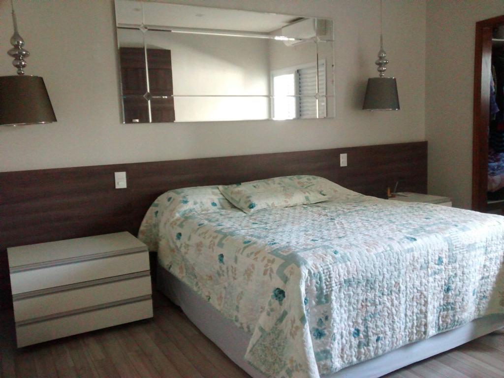 Casa de Condomínio à venda com 4 quartos, 300m² - Foto 2