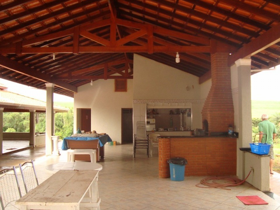 Chácara com 32000m2 em Limeira