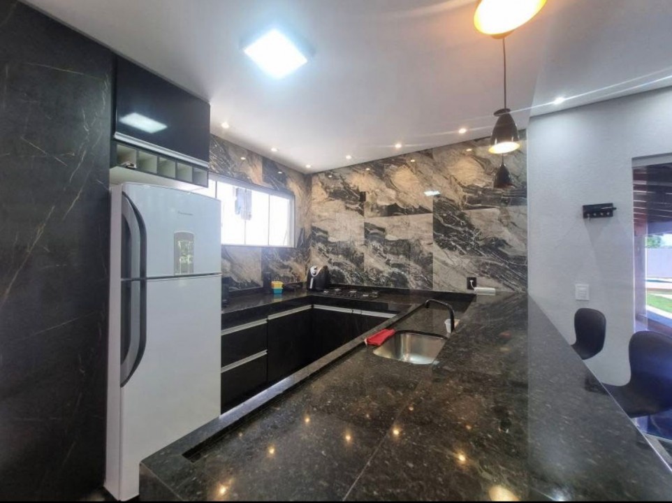 Chacara c/03 dorms sendo 2 suites em Limeira SP